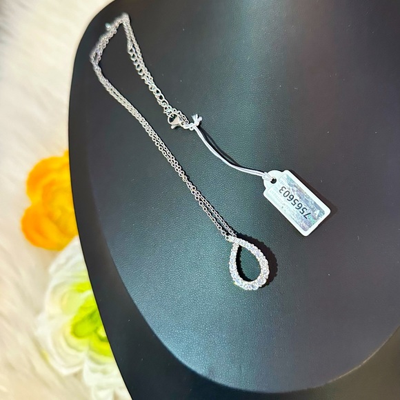 Tear Drop Outline Diamond Pendant Necklace NEW! - Picture 7 of 7
